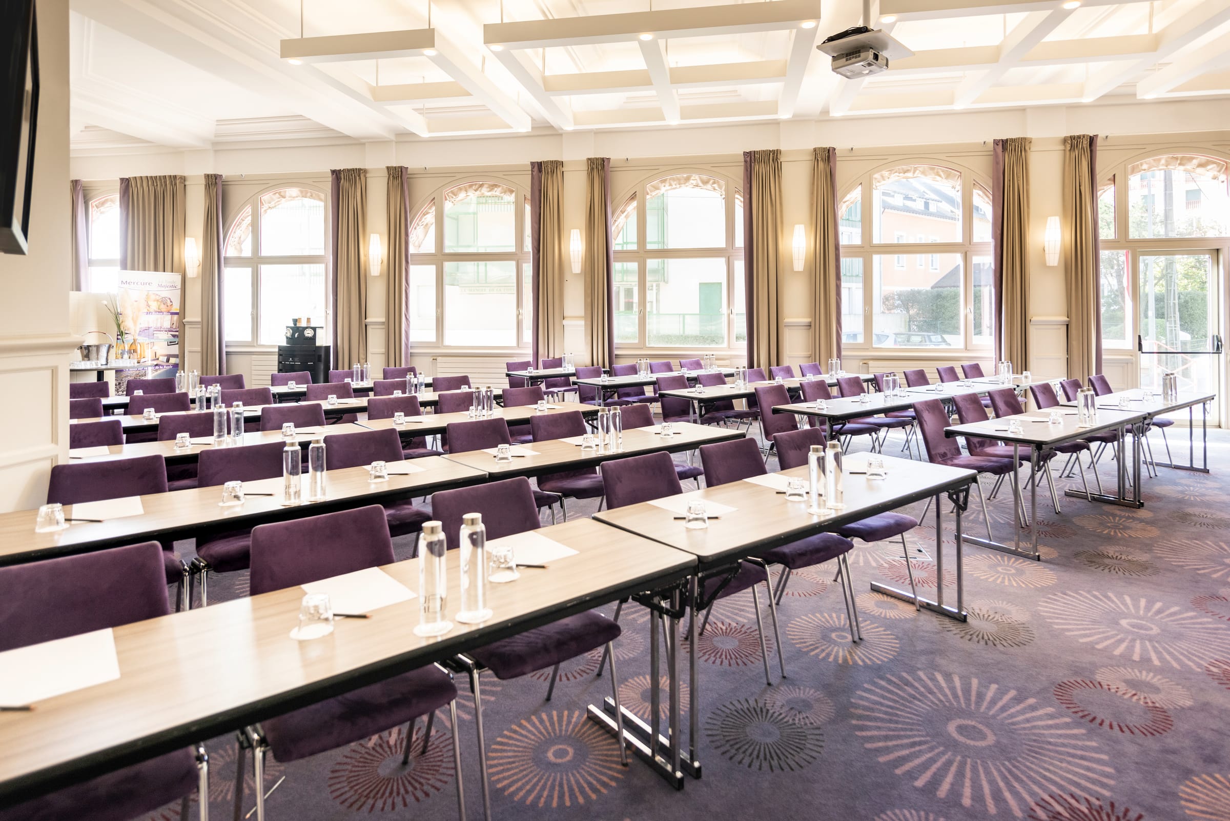 Daylit meeting room Daylit meeting room